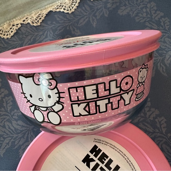 Pyrex Hello Kitty Pink Lid 4 cup / 946ml 1 unit - Picture 3 of 6